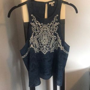 Cute blue top